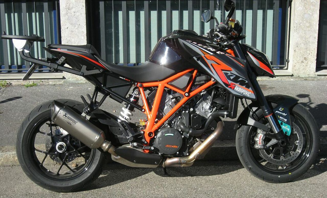 Bild  12 wird geladen, bitte warten...