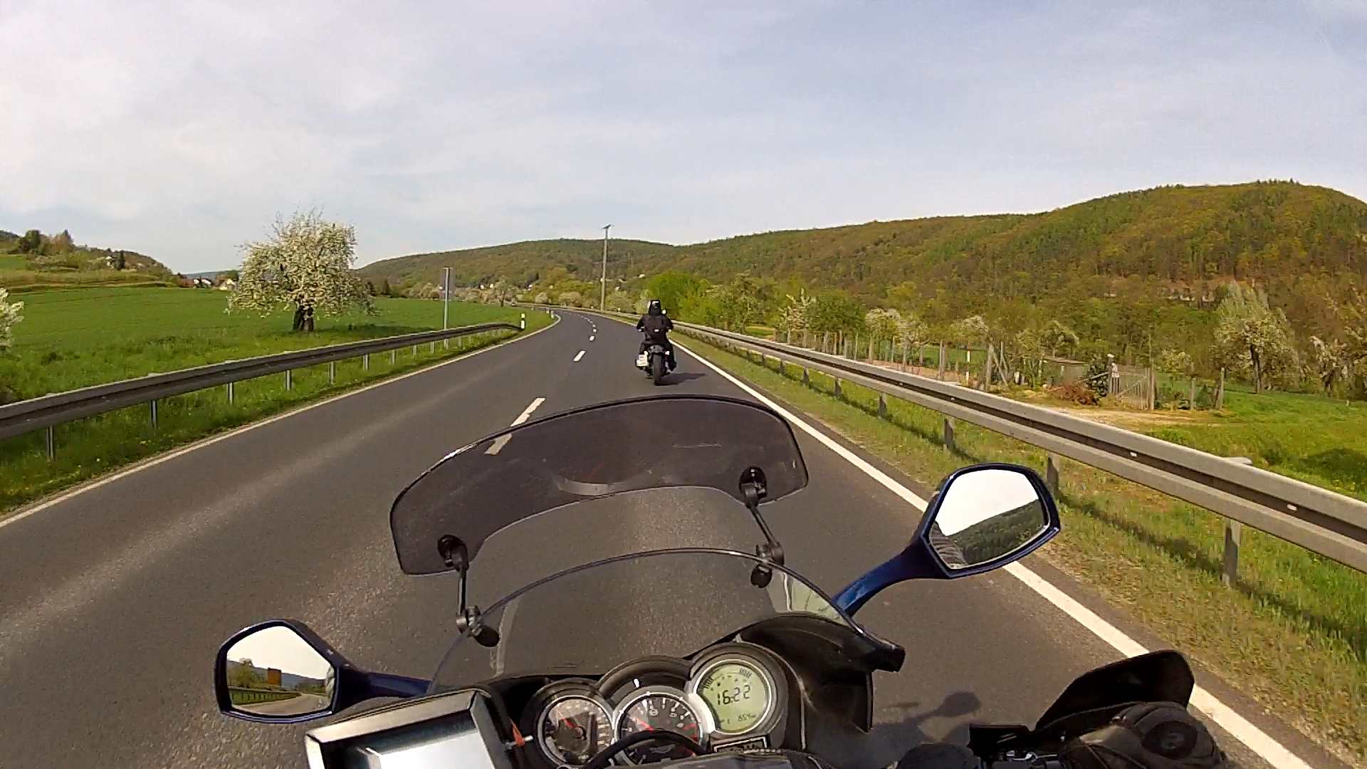 Bild  22 wird geladen, bitte warten...