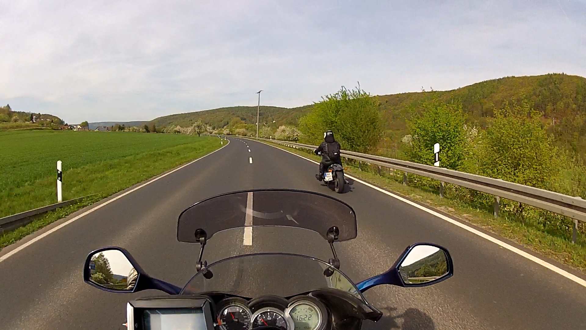 Bild  25 wird geladen, bitte warten...