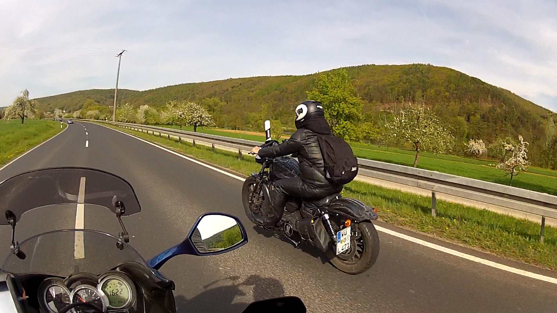 Bild  32 wird geladen, bitte warten...