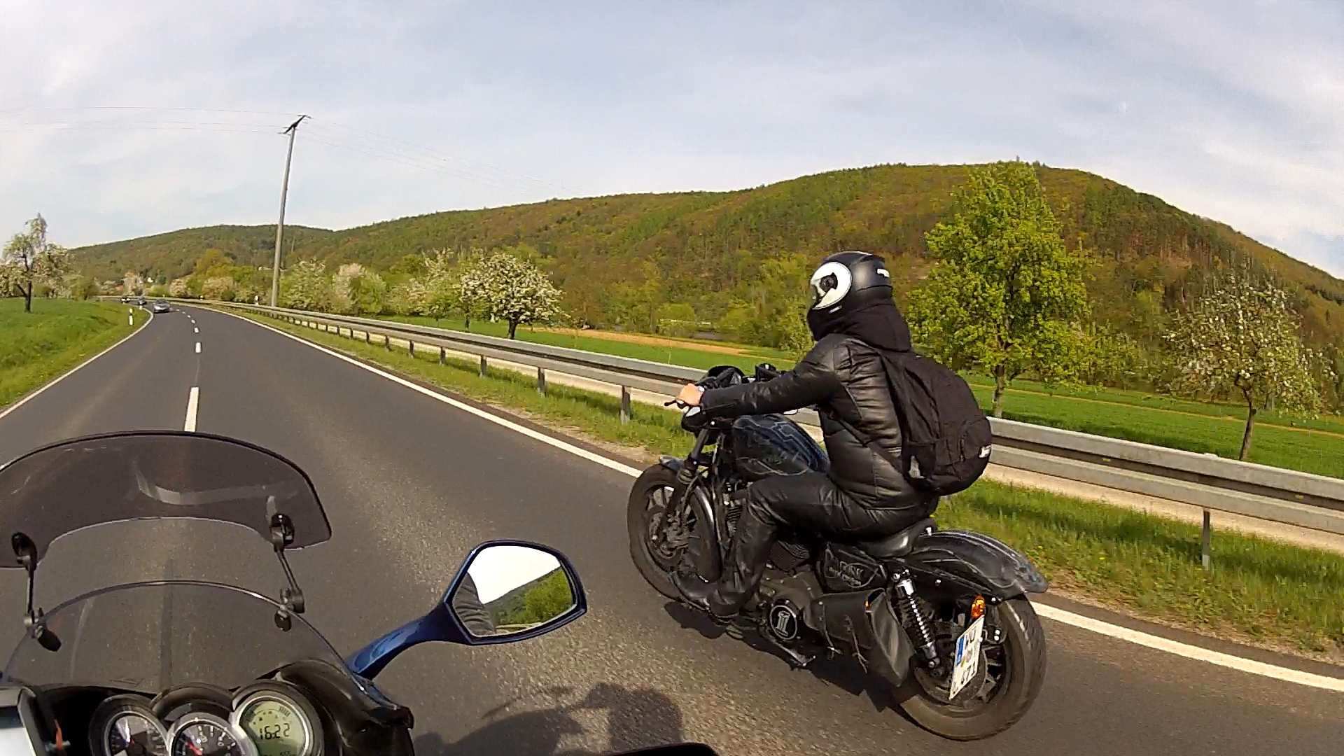 Bild  33 wird geladen, bitte warten...