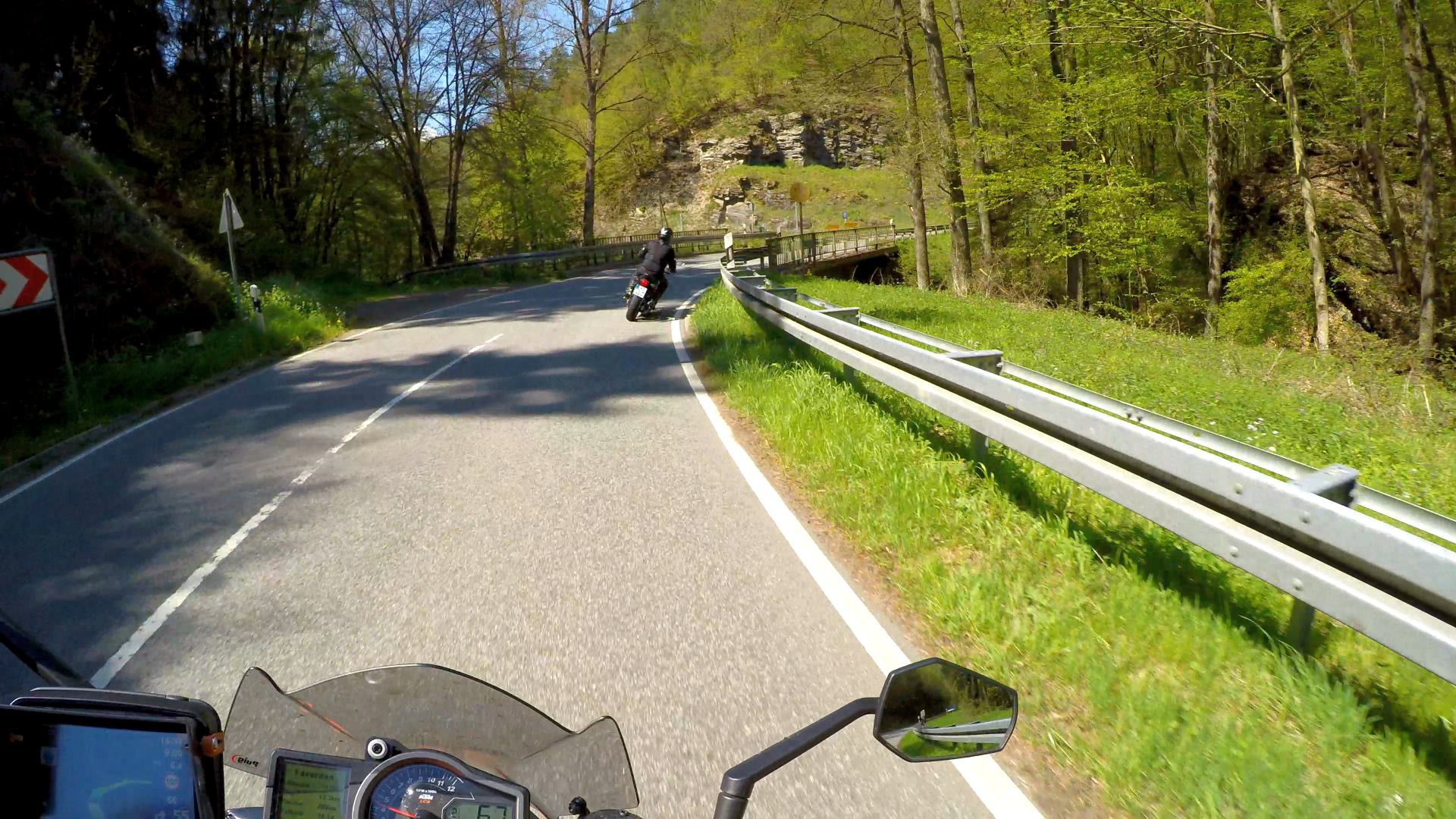 Bild  2016-05-07-04a wird geladen, bitte warten...