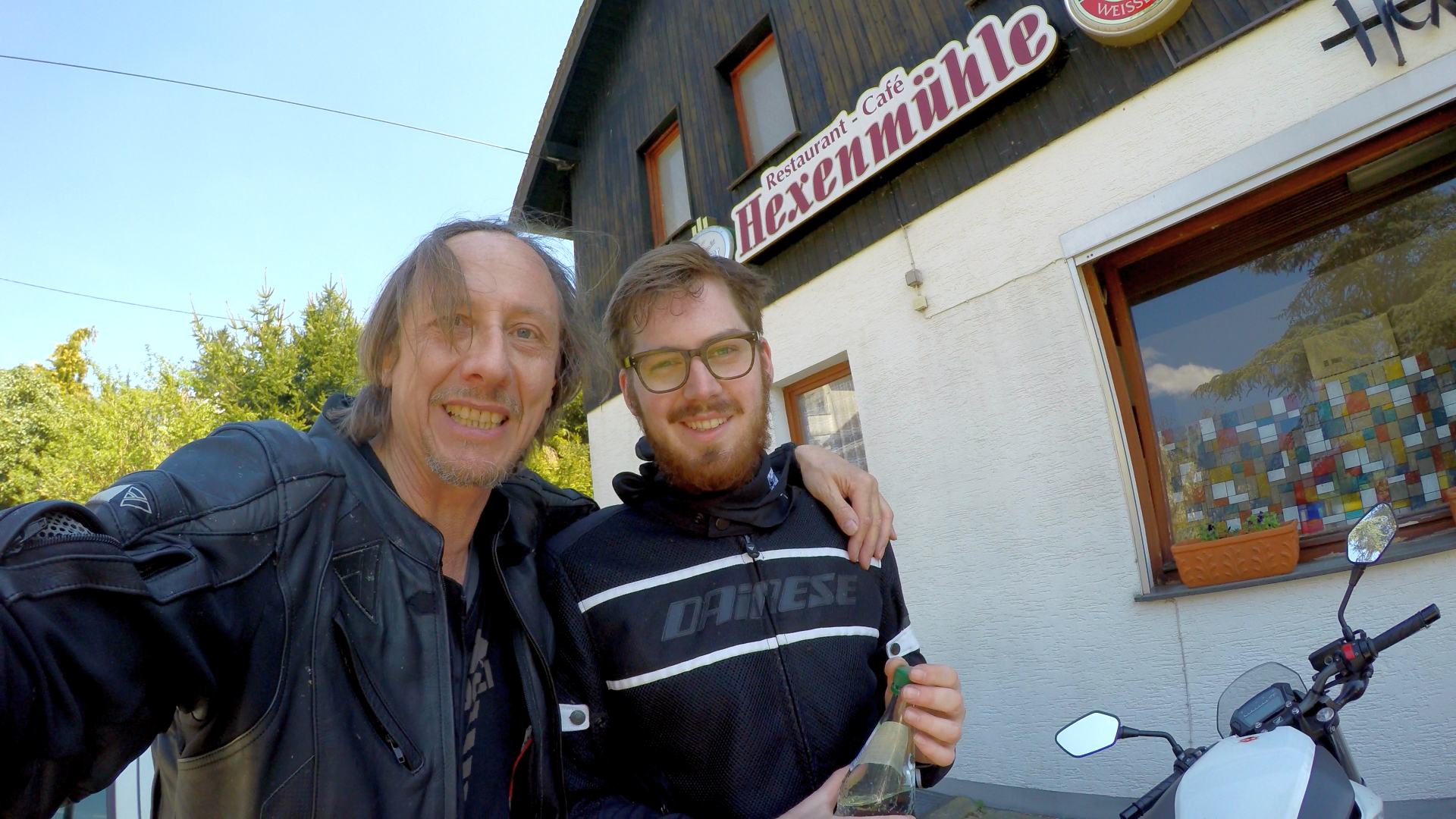 Bild  2016-05-07-09 wird geladen, bitte warten...