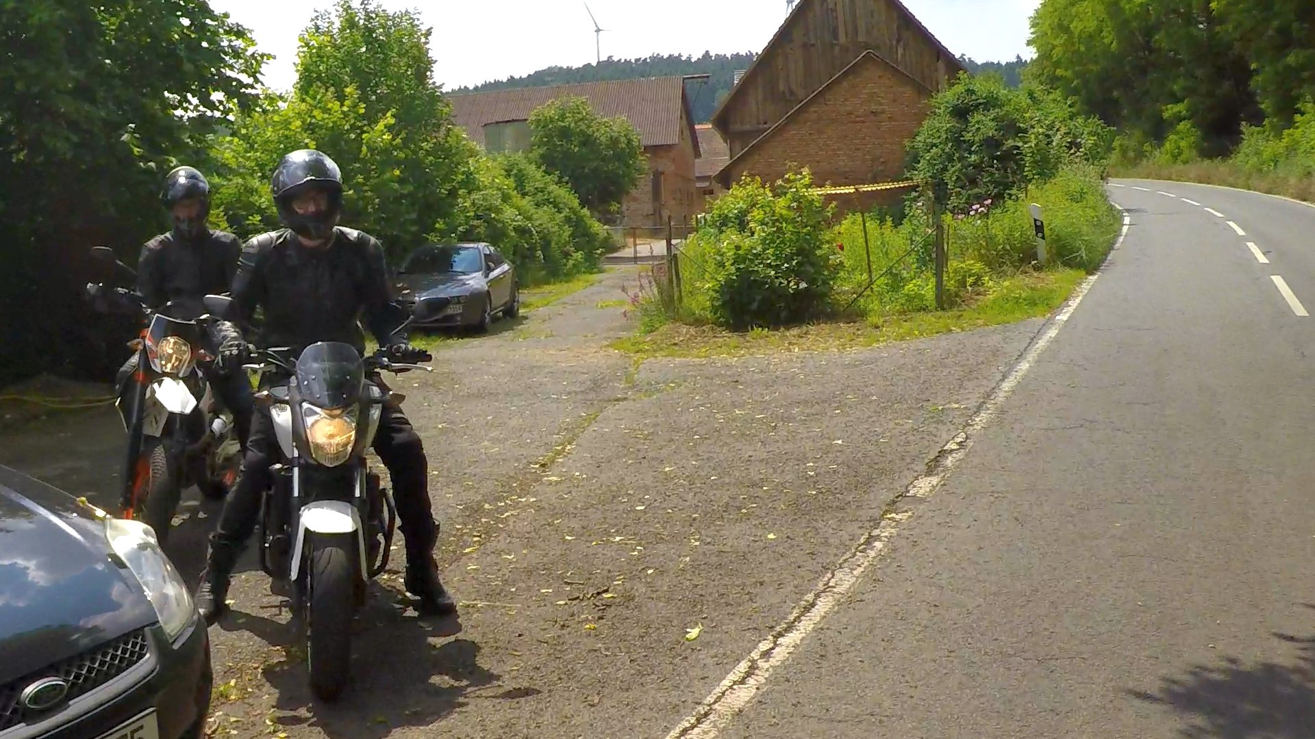 Bild  2016-06-05-03 wird geladen, bitte warten...